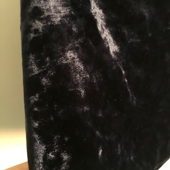 Spaghetti strap suede crop top - Picture 2 of 2